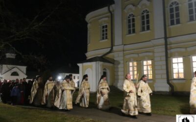 В Пасхальную ночь с 4 на 5 мая совершены Пасхальные богослужения