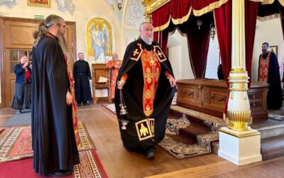 Начались уставные праздничные богослужения, посвящённые памяти обретения мощей преподобного Арсения Коневского